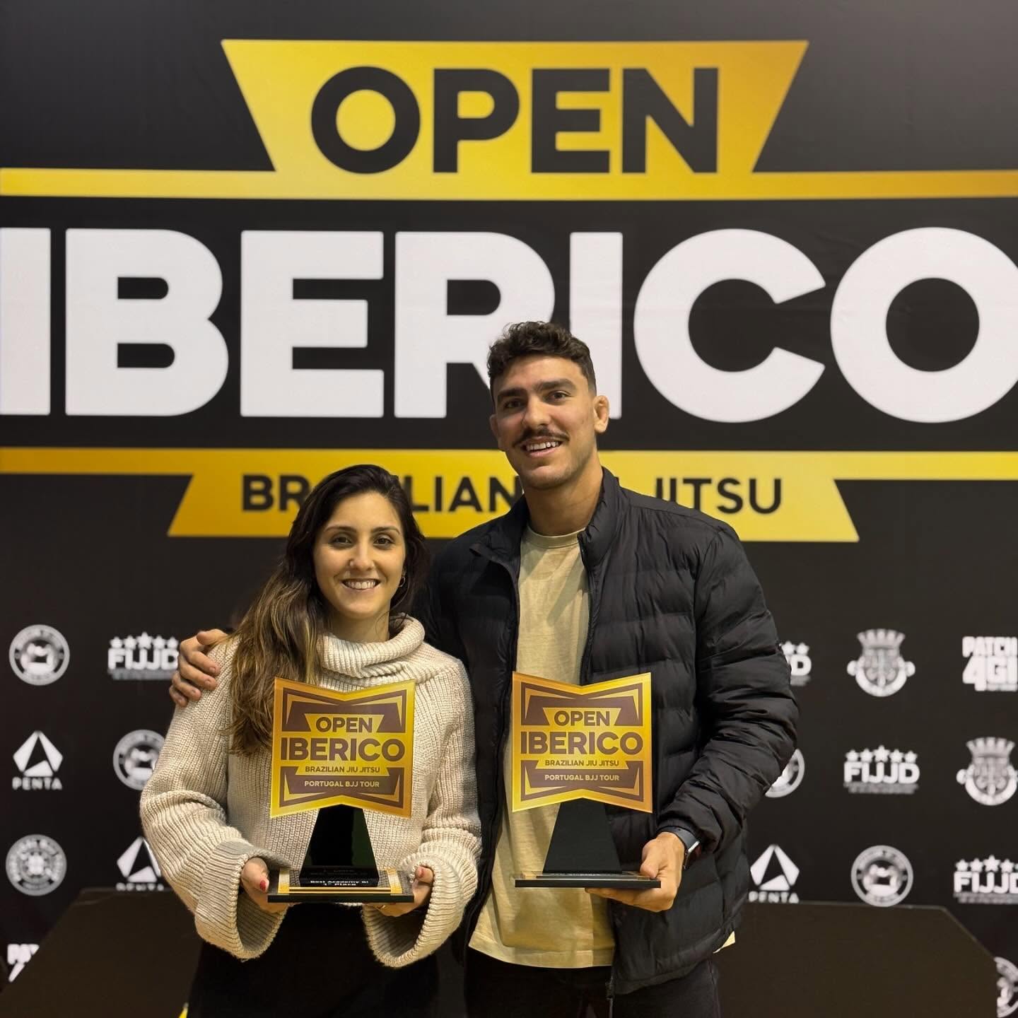 Representantes da Focus com os troféus de campeã por equipas no Open Ibérico de 2024